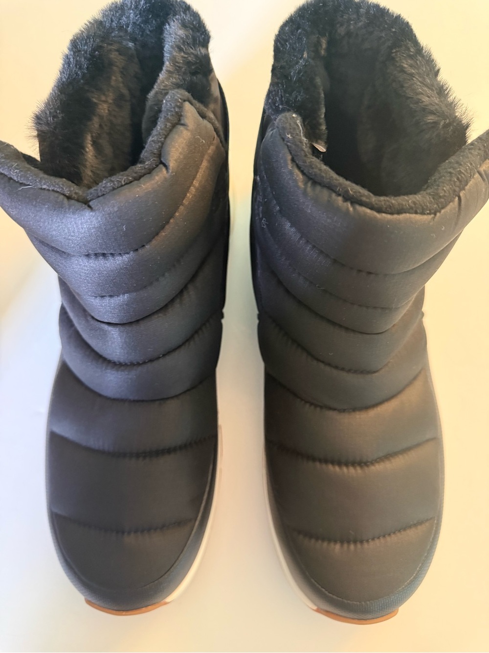 NEW The North Face Women’s Black Quilted Slip-in Ankle Snow Boots - Picture 5 of 10